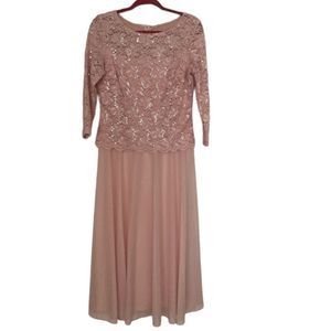 Jackie Jon pink lace Gown Size 10 NWT